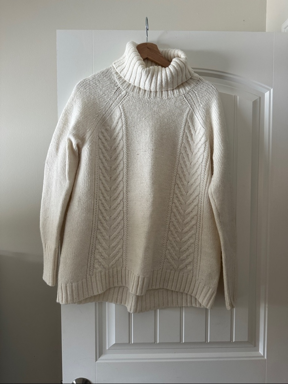 American Eagle Outfitters Cream Cable Knit Turtleneck Sweater